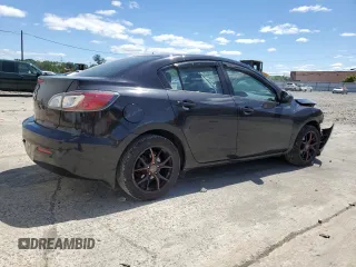2013 Mazda 3 i Sport z VIN JM1BL1U78D1790175, wystawiony jako Copart lot #57776735 z przebiegiem 148 018 mil mil oraz Szkoda całkowita • Salvage title. Historia ofert i sprzedaży dostępna na DreamBid. Obrazek 3.