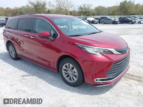 2022 Toyota Sienna XLE with VIN 5TDJRKEC4NS096888, listed as a IAAI auction lot 41901904 with 56,952 mi miles. Bid and sale history available at carsss.com. Image 1.