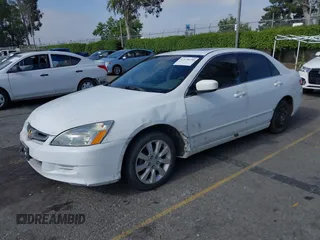2005 Honda Accord EX with VIN 1HGCM56725A027934, listed as a IAAI auction lot 42178150 with 362,330 mi miles and . Bid and sale history available at DreamBid. Image 17.