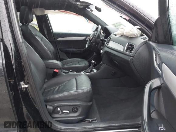 2018 Audi Q3 Premium with VIN WA1ECCFS1JR027495, listed as a IAAI auction lot 41568539 with 91,100 mi miles. Bid and sale history available at carsss.com. Image 5.