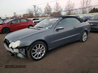 2007 Mercedes-Benz CLK-Class 3.5L with VIN WDBTK56F87T086102, listed as a Copart auction lot 81297464 with 300,119 mi miles and Salvage Title. Bid and sale history available at carsss.com. Image 1.