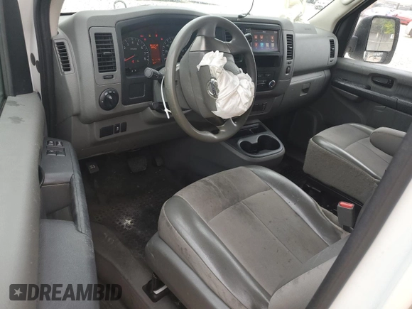 2019 Nissan NV Cargo S z VIN 1N6BF0KM6KN801803, wystawiony jako Copart lot #88928045 z przebiegiem 128 547 mil mil oraz Nie do naprawy • Non repairable. Historia ofert i sprzedaży dostępna na DreamBid. Obrazek 8.
