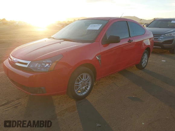 2008 Ford Focus SE with VIN 1FAHP33N08W279388, listed as a IAAI auction lot 41186937 with 199,981 mi miles. Bid and sale history available at carsss.com. Image 2.