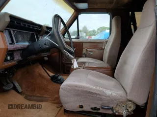 1981 Ford Bronco z VIN 1FMEU15G9BLA33517, wystawiony jako Copart lot #52392705 z przebiegiem 14 929 mil mil oraz Czysty tytuł • Clean title. Historia ofert i sprzedaży dostępna na DreamBid. Obrazek 7.