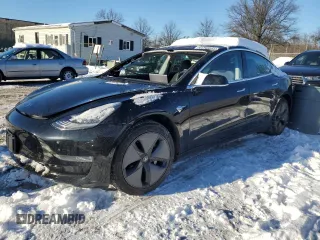2019 Tesla Model 3 Mid Range z VIN 5YJ3E1EA5KF306430, wystawiony jako Copart lot #41543885 z przebiegiem 79 743 mil mil oraz Szkody całkowita. Historia ofert i sprzedaży dostępna na DreamBid. Obrazek 1.