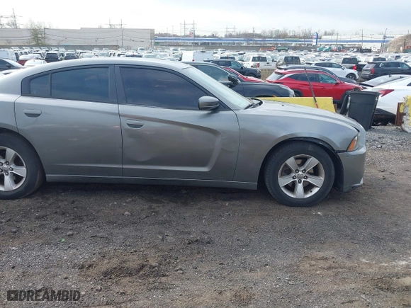 2011 Dodge Charger SE with VIN 2B3CL3CG0BH577061, listed as a IAAI auction lot 41889210 with 147,555 mi miles. Bid and sale history available at carsss.com. Image 6.