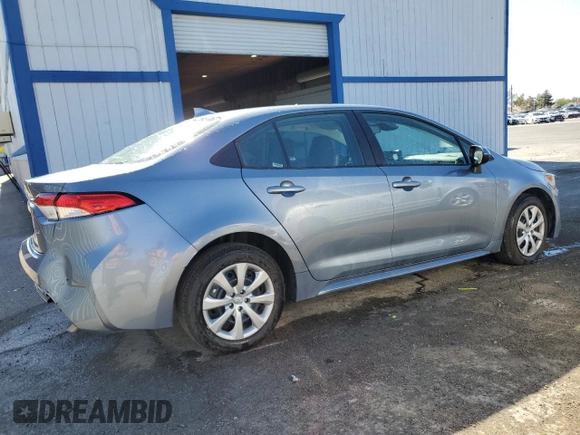 2025 Toyota Corolla LE z VIN 5YFB4MDE3SP263330, wystawiony jako Copart lot #57139395 z przebiegiem 6433 mil mil oraz Czysty tytuł • Clean title. Historia ofert i sprzedaży dostępna na DreamBid. Obrazek 3.