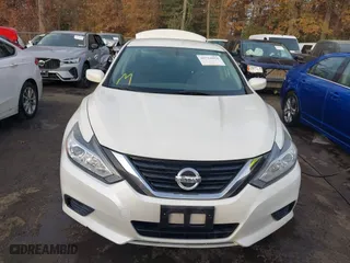 2017 Nissan Altima 2.5 SR with VIN 1N4AL3AP9HC207950, listed as a IAAI auction lot 40754028 with 104,981 mi miles. Bid and sale history available at carsss.com. Image 12.
