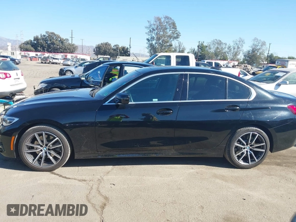 2019 BMW 3 Series 330i z VIN 3MW5R1J59K8A05747, wystawiony jako IAAI lot #41370074 z przebiegiem 28 371 mil mil oraz . Historia ofert i sprzedaży dostępna na DreamBid. Obrazek 14.
