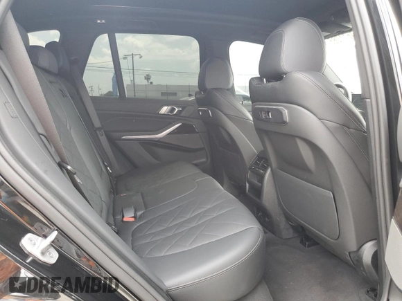 2024 BMW X5 sDrive40i z VIN 5UX13EU01R9V06527, wystawiony jako Copart lot #54611085 z przebiegiem 13 886 mil mil oraz Szkoda całkowita • Salvage title. Historia ofert i sprzedaży dostępna na DreamBid. Obrazek 11.