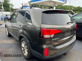 2014 Kia Sorento EX with VIN 5XYKU4A75EG510734, listed as a Copart auction lot 62927005 with 151,000 mi miles and Clean title. Bid and sale history available at DreamBid. Image 3.
