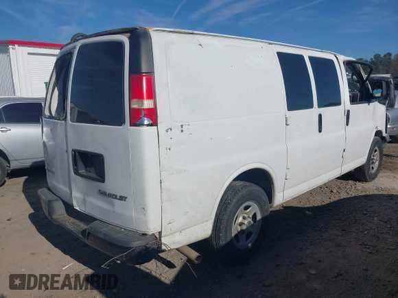 2005 Chevrolet Express Cargo with VIN 1GCFG15X351206710, listed as a IAAI auction lot 40946502 with 242,421 mi miles and . Bid and sale history available at DreamBid. Image 4.