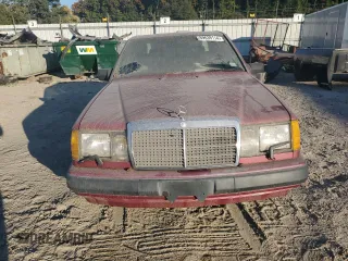 1989 Mercedes-Benz 300 E with VIN WDBEA30D9KB020969, listed as a Copart auction lot 69639114 with 97,395 mi miles and Clean Title. Bid and sale history available at DreamBid. Image 5.