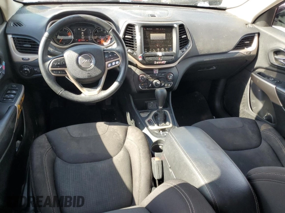2017 Jeep Cherokee Latitude z VIN 1C4PJLCB9HW643823, wystawiony jako Copart lot #58516265 z przebiegiem 81 586 mil mil oraz Szkoda całkowita • Salvage title. Historia ofert i sprzedaży dostępna na DreamBid. Obrazek 8.