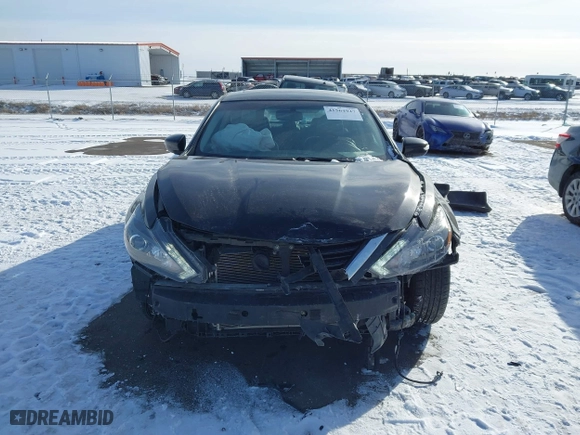 2017 Nissan Altima 2.5 SR with VIN 1N4AL3AP9HC470004, listed as a IAAI auction lot 41564947 with 118,219 mi miles. Bid and sale history available at carsss.com. Image 13.