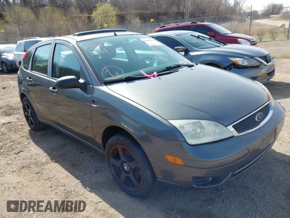 2007 Ford Focus S z VIN 1FAHP37N17W316344, wystawiony jako IAAI lot #41882805 z przebiegiem 262 422 mil mil oraz . Historia ofert i sprzedaży dostępna na DreamBid. Obrazek 1.