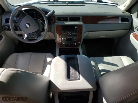 2009 Chevrolet Avalanche LT w/2LT with VIN 3GNFK22029G215151, listed as a Copart auction lot 78139064 with 194,412 mi miles and Salvage Title. Bid and sale history available at carsss.com. Image 8.