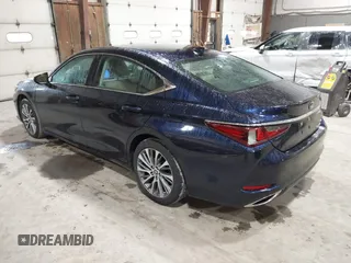 2021 Lexus ES 350 z VIN 58ADZ1B1XMU087881, wystawiony jako IAAI lot #42264527 z przebiegiem 15 273 mil mil oraz . Historia ofert i sprzedaży dostępna na DreamBid. Obrazek 3.