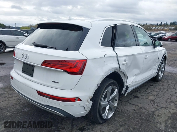 2021 Audi Q5 Prestige with VIN WA1CAAFY8M2099653, listed as a IAAI auction lot 41903022 with 27,611 mi miles. Bid and sale history available at carsss.com. Image 4.
