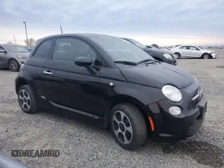2015 FIAT 500e with VIN 3C3CFFGEXFT541122, listed as a Copart auction lot 45383135 with 61,433 mi miles and Clean Title. Bid and sale history available at carsss.com. Image 4.