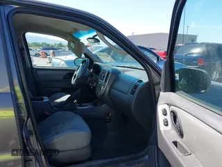2006 Ford Escape XLT с VIN 1FMYU03166KA72695, выставлен на аукционе IAAI как лот 42331729 с пробегом 140 702 миль миль и . История ставок и продаж доступна на DreamBid. Изображение 5.