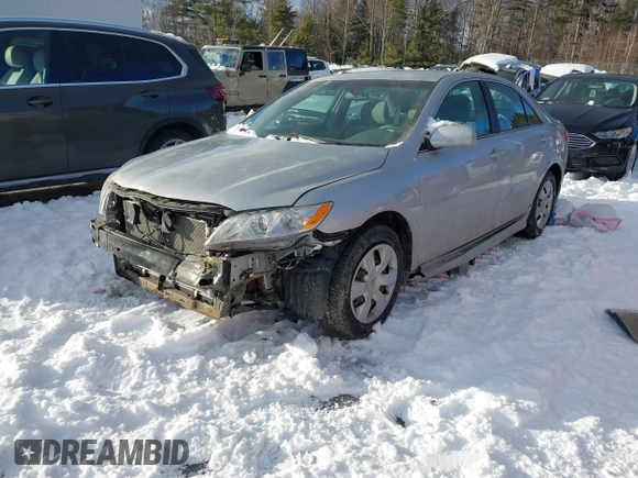 2007 Toyota Camry CE z VIN 4T1BE46K97U048329, wystawiony jako IAAI lot #41548552 z przebiegiem 126 825 mil mil oraz . Historia ofert i sprzedaży dostępna na DreamBid. Obrazek 2.