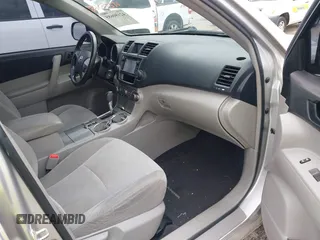 2013 Toyota Highlander with VIN 5TDZA3EH0DS037993, listed as a IAAI auction lot 42180685 with 212,729 mi miles and . Bid and sale history available at DreamBid. Image 5.