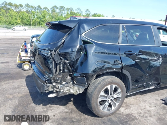 2024 Toyota Highlander LE with VIN 5TDKDRBH2RS570175, listed as a IAAI auction lot 42134337 with 26,887 mi miles and . Bid and sale history available at DreamBid. Image 6.