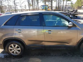 2012 Kia Sorento LX with VIN 5XYKT3A20CG188728, listed as a IAAI auction lot 41710733 with 141,109 mi miles. Bid and sale history available at carsss.com. Image 13.