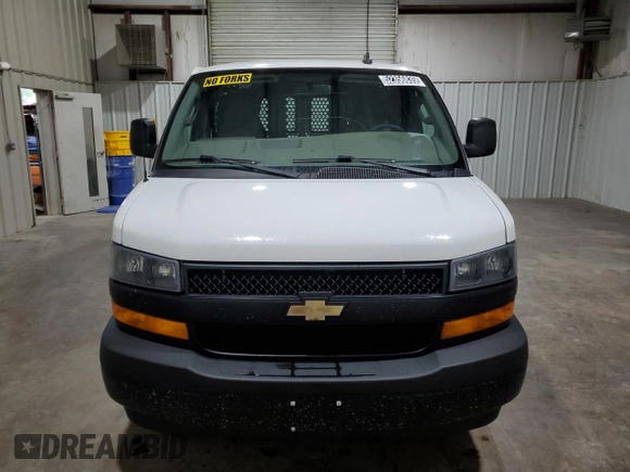 2022 Chevrolet Express Cargo z VIN 1GCWGAFP8N1259529, wystawiony jako Copart lot #52356835 z przebiegiem 255 960 mil mil oraz Czysty tytuł • Clean title. Historia ofert i sprzedaży dostępna na DreamBid. Obrazek 5.