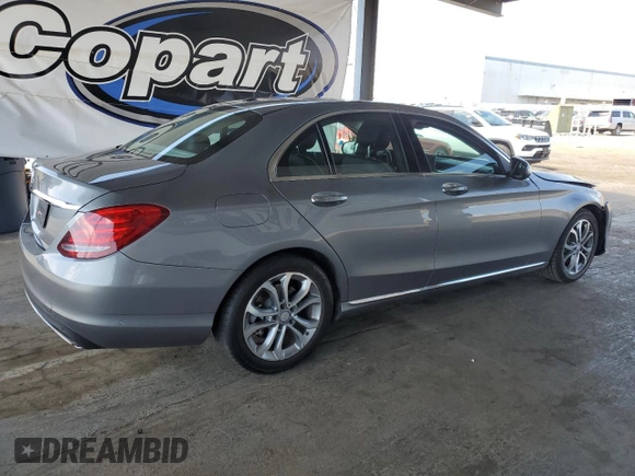 2016 Mercedes-Benz C 300 z VIN 55SWF4JB3GU112592, wystawiony jako Copart lot #60568945 z przebiegiem 43 017 mil mil oraz Szkoda całkowita • Salvage title. Historia ofert i sprzedaży dostępna na DreamBid. Obrazek 3.