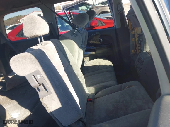 2004 Honda Pilot EX with VIN 2HKYF18464H512952, listed as a IAAI auction lot 41373720 with 306,406 mi miles. Bid and sale history available at carsss.com. Image 8.