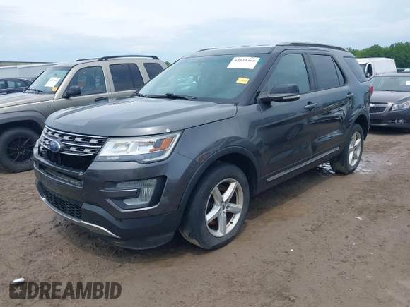 2017 Ford Explorer XLT z VIN 1FM5K8D87HGB29110, wystawiony jako IAAI lot #42523409 z przebiegiem 124 818 mil mil oraz . Historia ofert i sprzedaży dostępna na DreamBid. Obrazek 2.