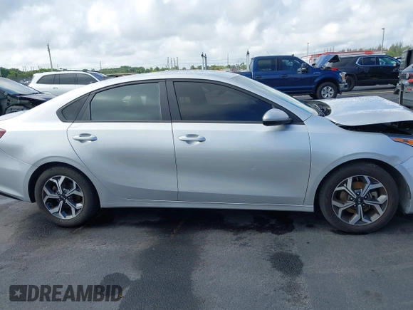 2021 Kia Forte LXS z VIN 3KPF24AD0ME334880, wystawiony jako IAAI lot #42257054 z przebiegiem 159 489 mil mil oraz . Historia ofert i sprzedaży dostępna na DreamBid. Obrazek 13.
