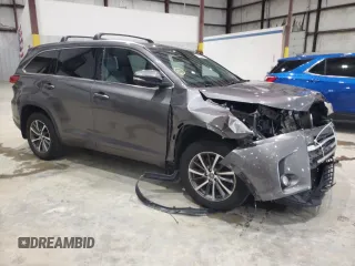 2018 Toyota Highlander SE z VIN 5TDJZRFH8JS556874, wystawiony jako Copart lot #60459645 z przebiegiem 108 118 mil mil oraz Nie do naprawy • Non repairable. Historia ofert i sprzedaży dostępna na DreamBid. Obrazek 4.