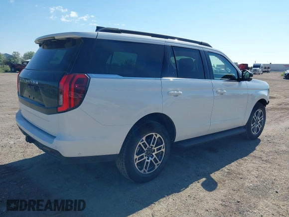 2025 Ford Expedition XLT с VIN 1FMJU1J85SEA23004, выставлен на аукционе IAAI как лот 42395289 с пробегом 1 917 миль миль и . История ставок и продаж доступна на DreamBid. Изображение 4.
