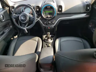 2020 MINI Countryman Cooper S with VIN WMZYX1C04L3L27083, listed as a Copart auction lot 68603514 with 27,701 mi miles and Salvage Title. Bid and sale history available at carsss.com. Image 8.