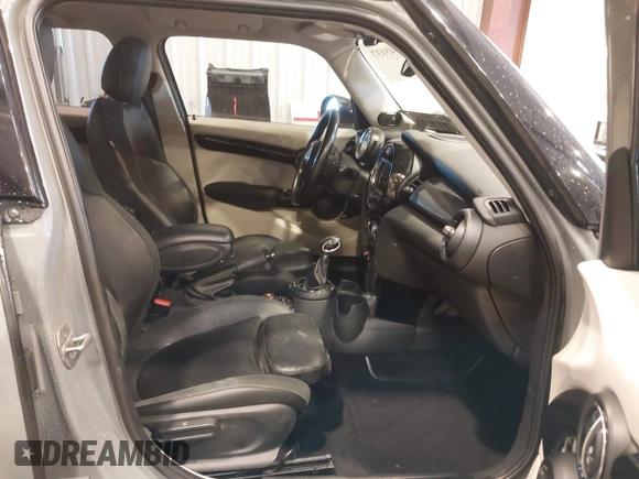 2015 MINI Hardtop 4 Door with VIN WMWXS5C58FT830081, listed as a IAAI auction lot 41345037 with 93,545 mi miles and . Bid and sale history available at DreamBid. Image 5.