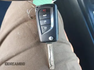 2018 Toyota Camry LE z VIN 4T1B11HK4JU151656, wystawiony jako IAAI lot #41524694 z przebiegiem 52 581 mil mil oraz . Historia ofert i sprzedaży dostępna na DreamBid. Obrazek 11.