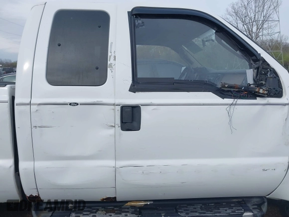 2008 Ford Super Duty F-250 SRW XL with VIN 1FTSX21518EC75966, listed as a IAAI auction lot 41958086 with 187,120 mi miles. Bid and sale history available at carsss.com. Image 14.