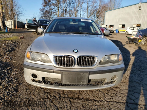 2004 BMW 3 Series 330i with VIN WBAEV53464KM36409, listed as a Copart auction lot 89025775 with 208,680 mi miles and Salvage Title. Bid and sale history available at carsss.com. Image 5.