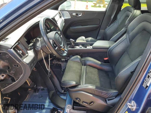 2019 Volvo XC60 R-Design with VIN LYV102RM1KB279390, listed as a Copart auction lot 63394523 with Not Provided miles and . Bid and sale history available at carsss.com. Image 7.