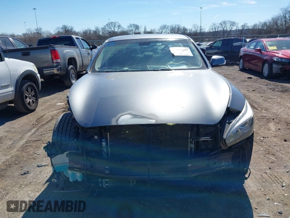 2018 Infiniti Q70 Luxe with VIN JN1BY1AR6JM220065, listed as a IAAI auction lot 41665033 with 135,905 mi miles and . Bid and sale history available at DreamBid. Image 13.