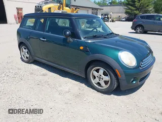 2009 MINI Clubman z VIN WMWML33549TP98318, wystawiony jako IAAI lot #42425263 z przebiegiem 137 191 mil mil oraz . Historia ofert i sprzedaży dostępna na DreamBid. Obrazek 1.