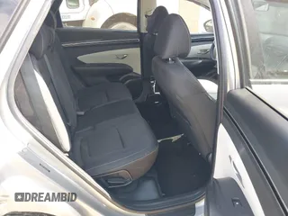 2024 Hyundai Tucson SEL z VIN 5NMJBCDE5RH299830, wystawiony jako IAAI lot #42043894 z przebiegiem 19 340 mil mil oraz . Historia ofert i sprzedaży dostępna na DreamBid. Obrazek 8.
