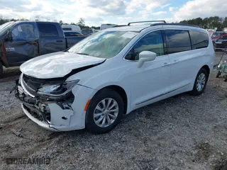 2017 Chrysler Pacifica Touring-L with VIN 2C4RC1BG6HR720659, listed as a IAAI auction lot 41421724 with NaN miles. Bid and sale history available at carsss.com. Image 16.