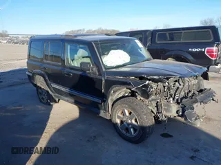 2007 Jeep Commander Limited with VIN 1J8HG58P57C621538, listed as a IAAI auction lot 41433752 with 180,844 mi miles. Bid and sale history available at carsss.com. Image 1.