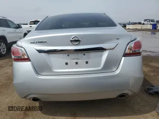 2015 Nissan Altima SV z VIN 1N4AL3AP5FC200829, wystawiony jako Copart lot #50827025 z przebiegiem 135 931 mil mil oraz Czysty tytuł • Clean title. Historia ofert i sprzedaży dostępna na DreamBid. Obrazek 6.
