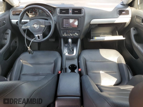 2014 Volkswagen Jetta SE with VIN 3VWD17AJ9EM323625, listed as a Copart auction lot 58211655 with 108,099 mi miles and Salvage title. Bid and sale history available at DreamBid. Image 8.