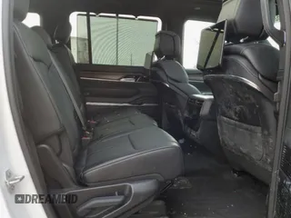 2023 Jeep Grand Wagoneer z VIN 1C4SJVEJ4PS550269, wystawiony jako Copart lot #52693175 z przebiegiem 9 915 mil mil oraz Szkoda całkowita • Salvage title. Historia ofert i sprzedaży dostępna na DreamBid. Obrazek 12.